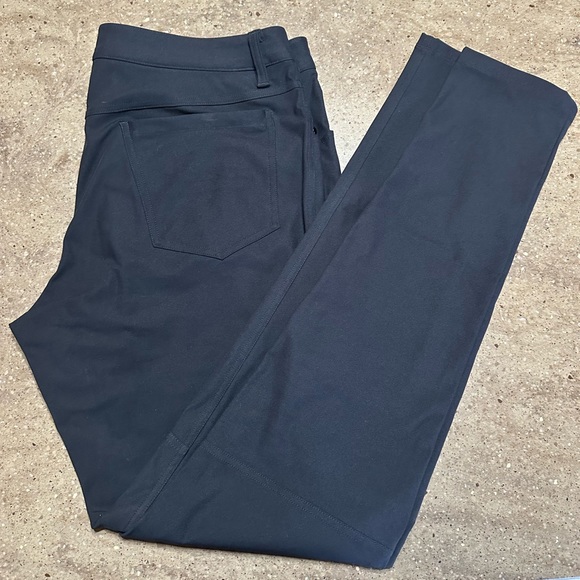 Lululemon ABC Pants Skinny - 33 x 34 - Black - Picture 1 of 3